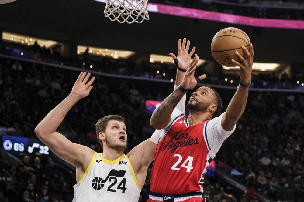 的年轻中场 的年轻中场