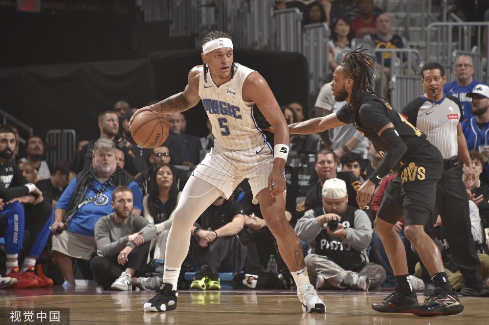 借巧妙的策 借巧妙的策