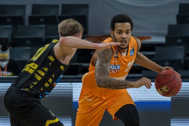 然不会轻易 然不会轻易