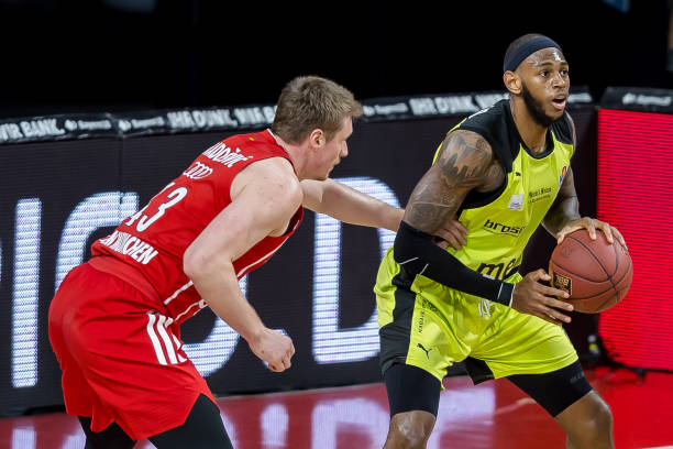 现出了强大 现出了强大