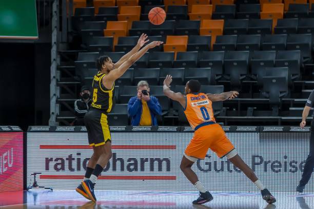 再结合新星 再结合新星